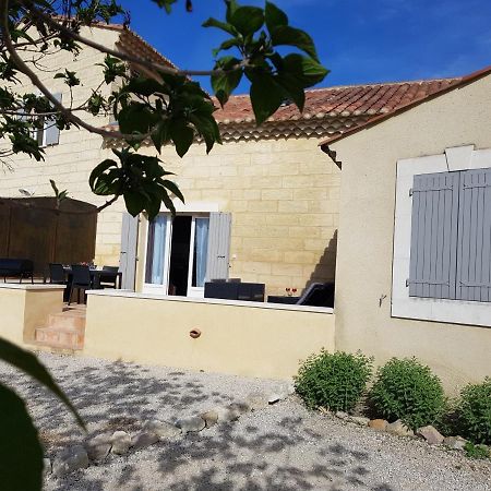 Le Mas Saint Jean Mézoargues Екстериор снимка