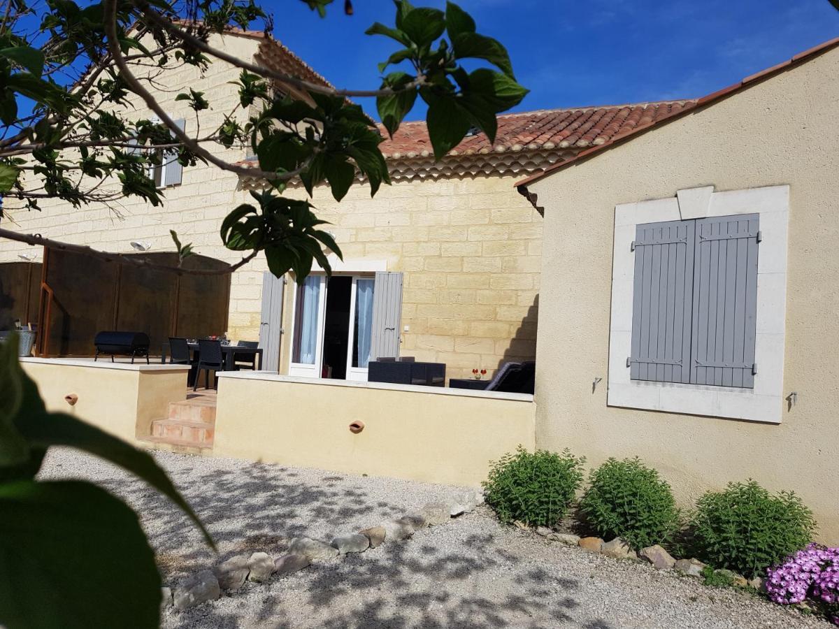 Le Mas Saint Jean Mézoargues Екстериор снимка
