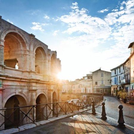 Le Mas Saint Jean Mézoargues Екстериор снимка